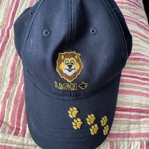 Cub Scout: LION T-shirt & Hat